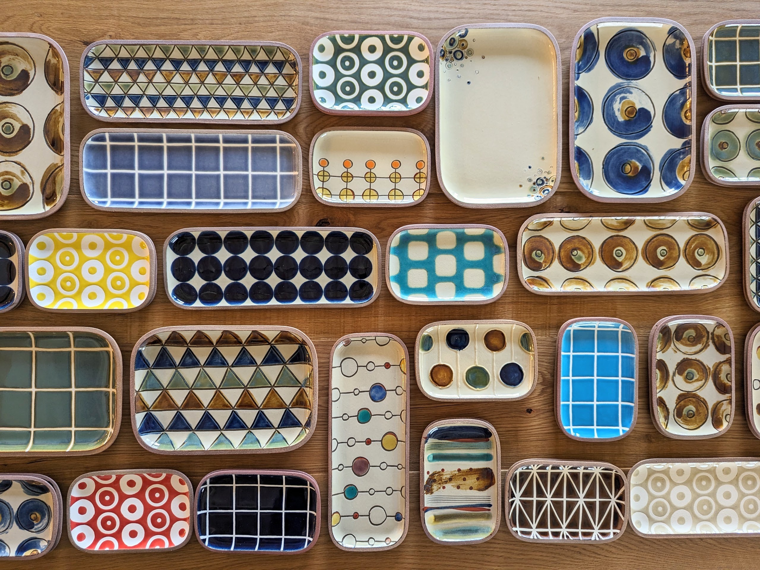 やちむん 角皿・小 ／ やちむんドット | 一翠窯 | inoya | Basic Life