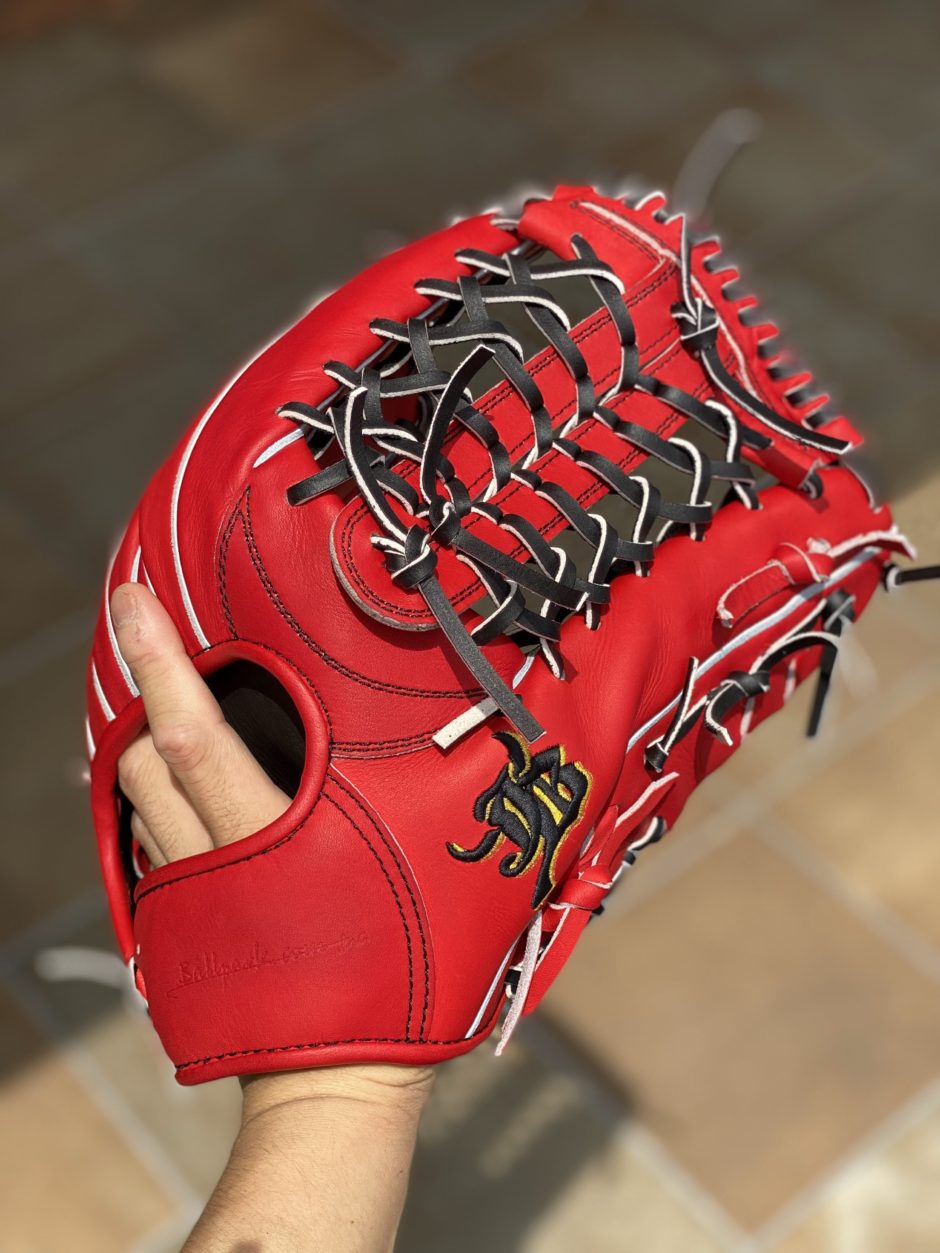 外野の達人】第1話 和牛JBの新型外野手用グラブJB-009型の型付け