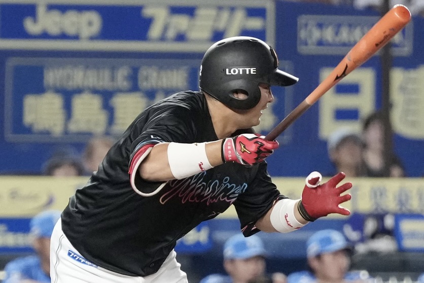 ロッテ・佐藤都志也、大学時代に使っていた色のバットにし“らしさ”が出