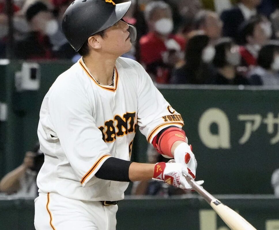 巨人・坂本勇人、三塁でプロ初スタメン出場でダメ押しの17号2ラン 5日