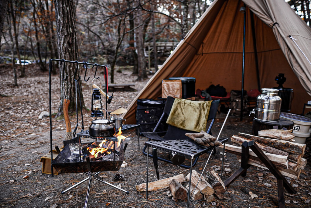 サイドテーブルから五徳にもなる⁉】サンゾクマウンテンのデルタスが超