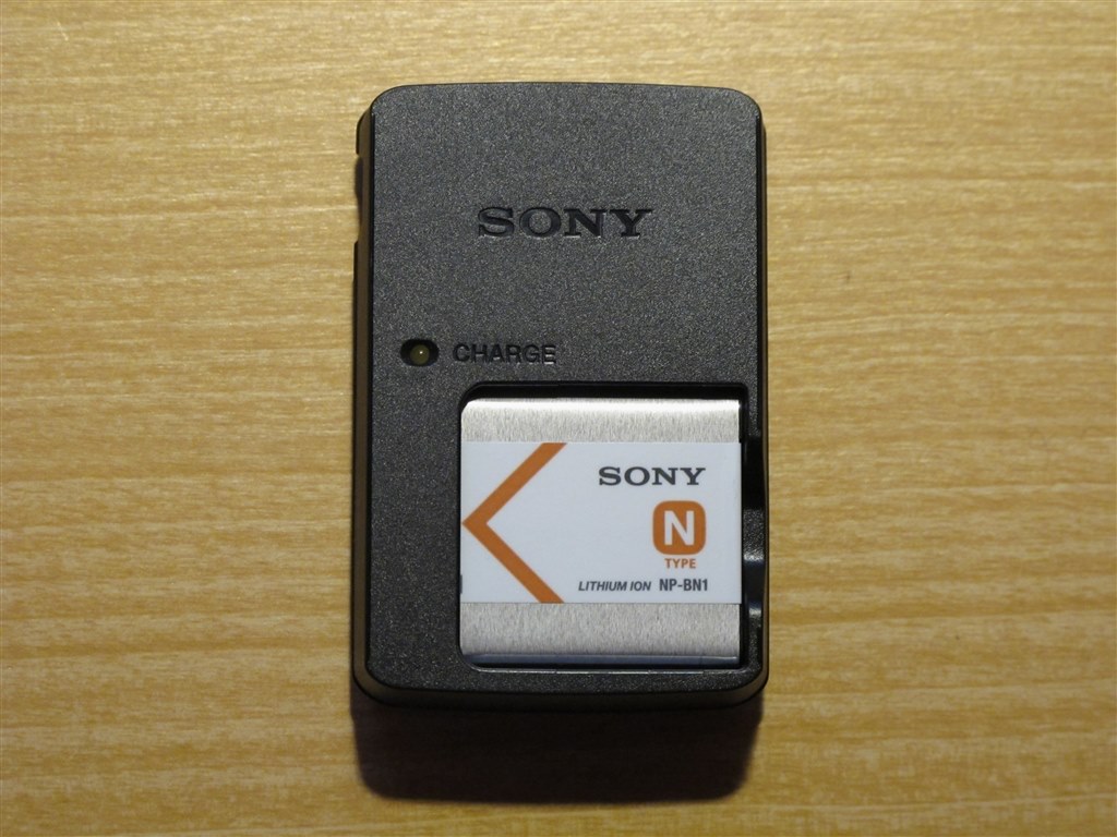 バッテリーの入れる向き』 SONY サイバーショット DSC-TX5 のクチコミ