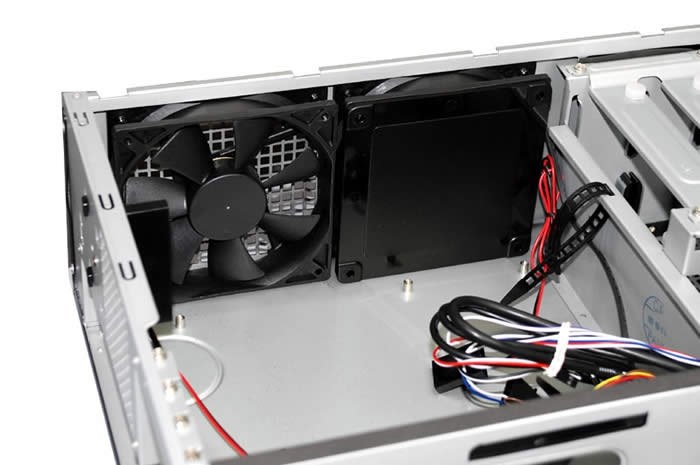 グラフィックボードの取り付けは？』 ANTEC NSK2480 のクチコミ掲示板