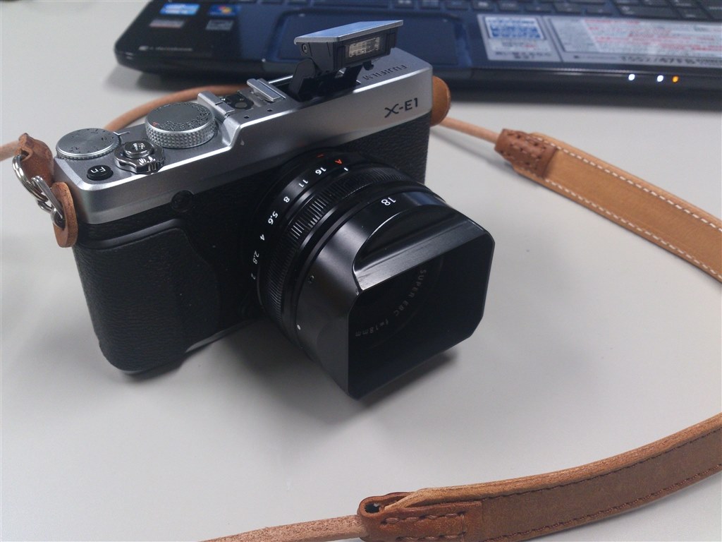 シルバーかブラックか？』 富士フイルム FUJIFILM X-E1 ボディ の