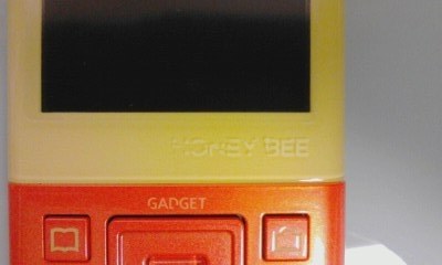 京セラ HONEY BEE 5 WX07K [イエロー&オレンジ] 価格比較 - 価格.com