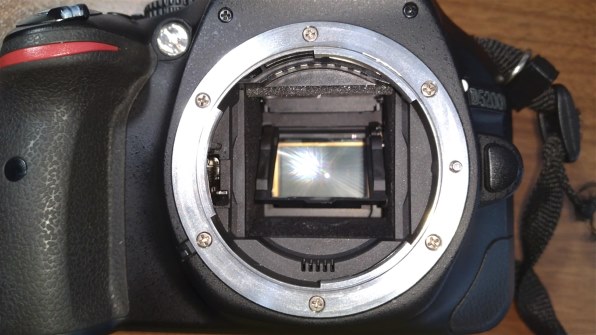 ニコン D5200 ダブルズームキット [ブロンズ] 価格比較 - 価格.com