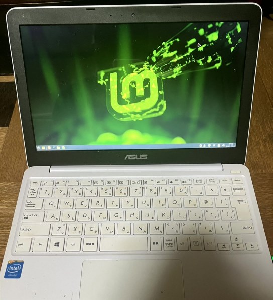 ASUS EeeBook X205TA X205TA-B-DBLUE [ダークブルー] 価格比較 - 価格.com