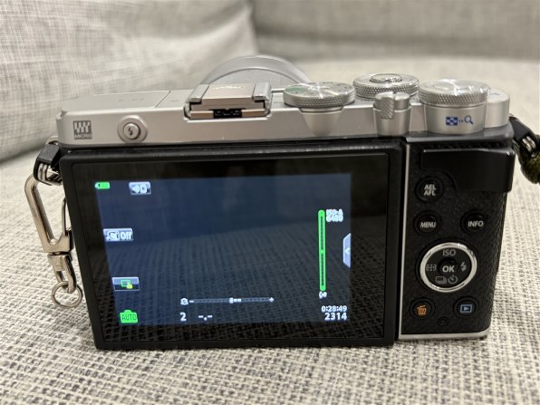 オリンパス OLYMPUS PEN E-P7 EZダブルズームキット [シルバー] 価格