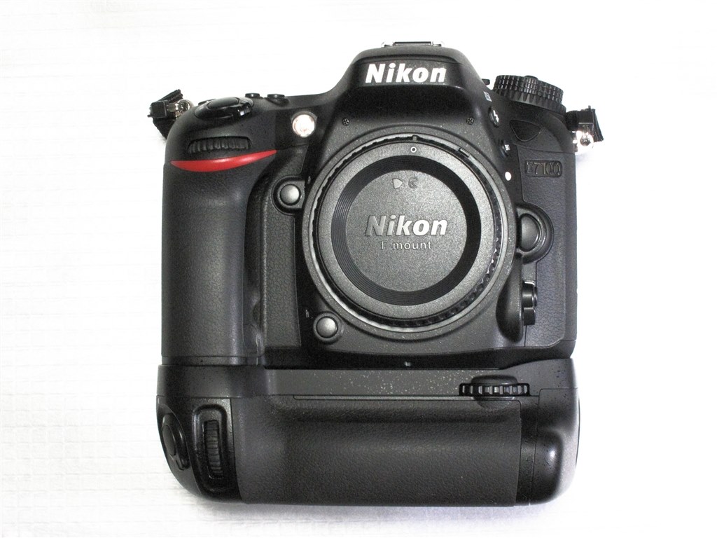 バッテリーグリップの使用感について』 ニコン D7100 ボディ の