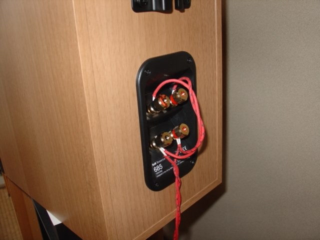 スピーカーケーブルの接続方法について』 Bowers & Wilkins 686S2