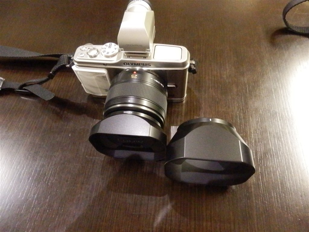 25mmf1.7のフードは使えますか？』 パナソニック LEICA DG SUMMILUX