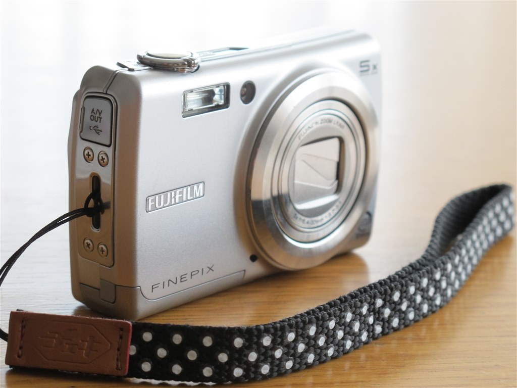 中古2000円での購入。』 富士フイルム FinePix F100fd のクチコミ