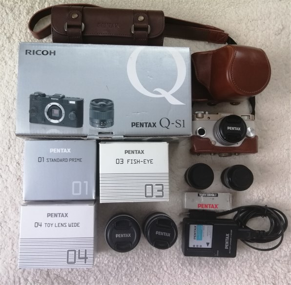 ペンタックス PENTAX Q7 ズームレンズキット [シルバー] 価格比較