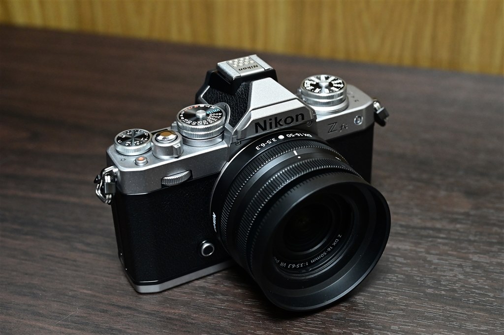 隙間の出来ないフード、ありませんか？』 ニコン NIKKOR Z DX 16-50mm