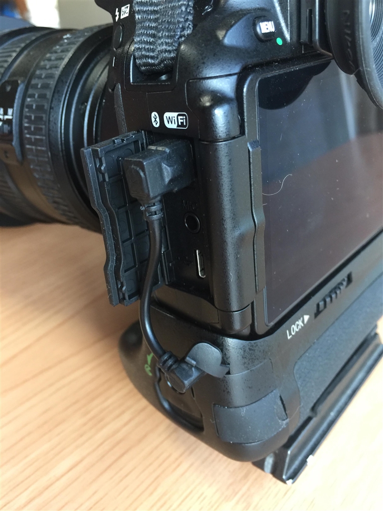 価格.com - 『縦シャッターを使う場合は、コードで接続しておきます