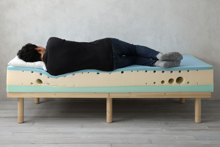 専門家の体験レビュー】エマスリープ「エマ・マットレス」の寝心地