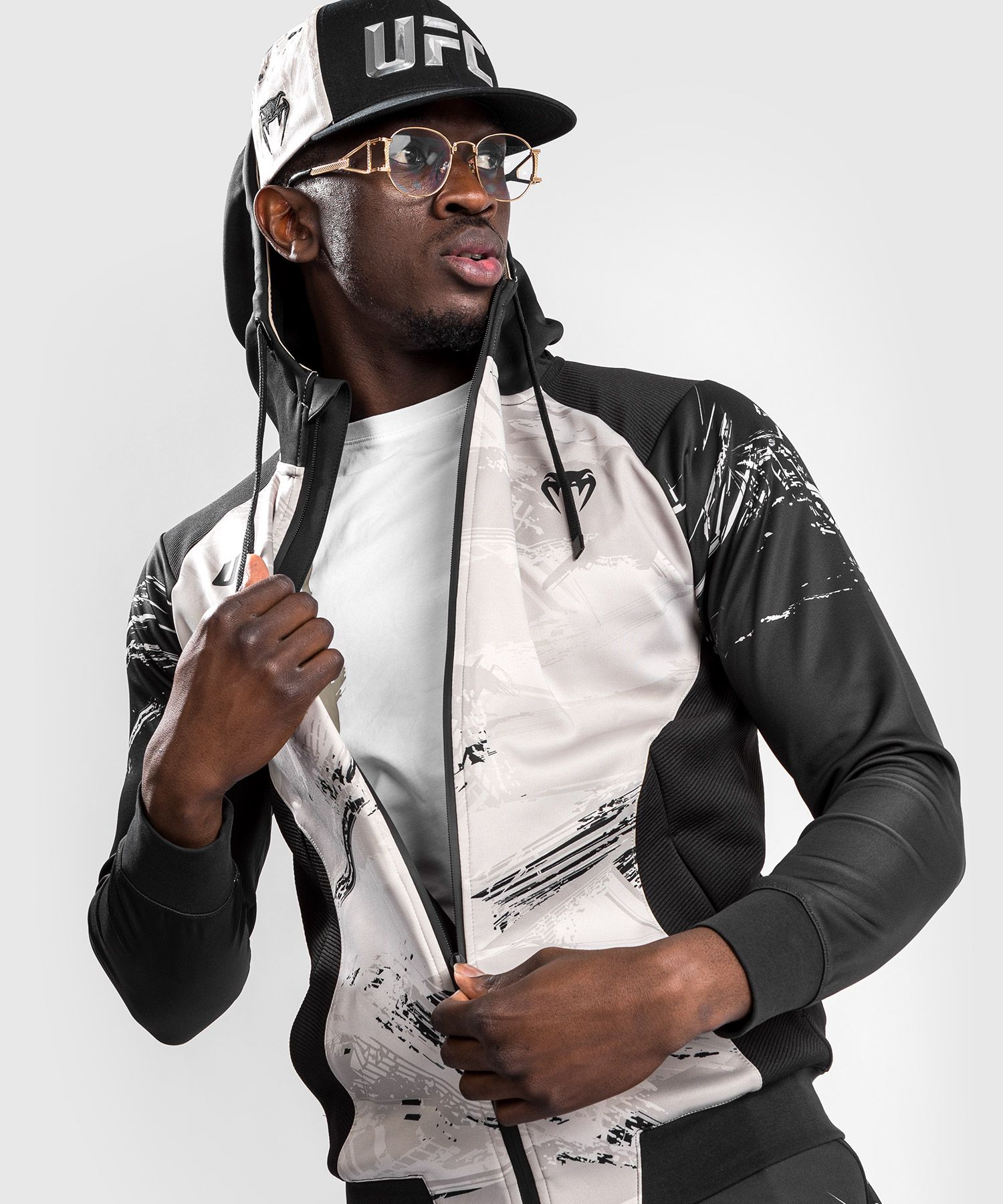 UFC Venum ファイトウィーク 2.0 パーカー（ジップアップ） - サンド