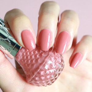 パウダーピンクのHERMESネイルで指先すらっと。 | Beautybrush｜tamaki