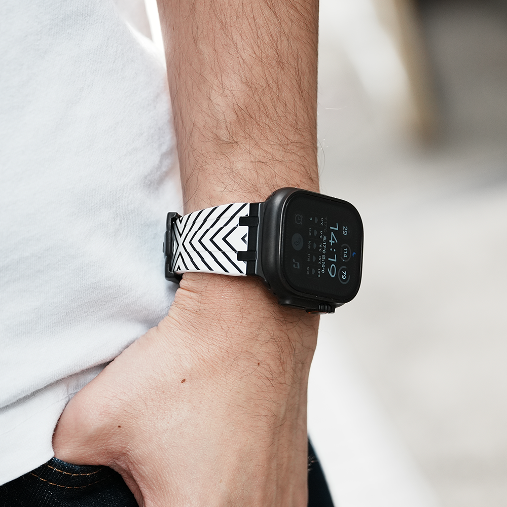 ウルトラマン60周年記念】三面怪人 ダダ モデル【アップルウォッチ