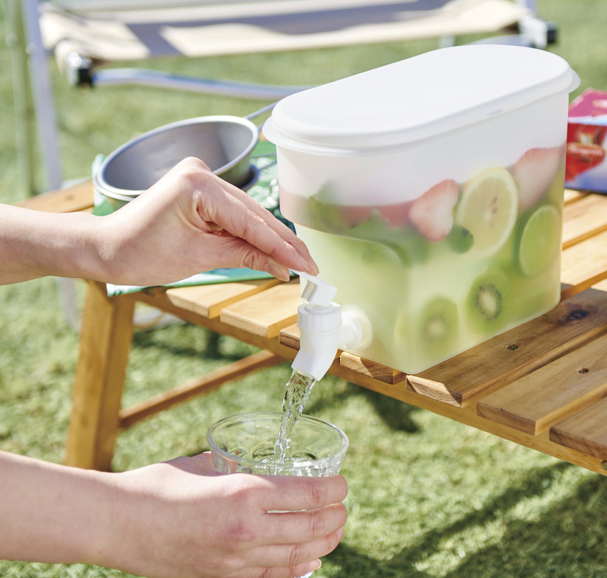 持たずに注げる！ドリンクサーバー2．8L | ノベルティグッズ