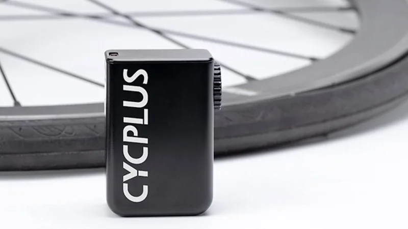 CYCPLUS CUBE｜電動空気入れは驚きの超軽量コンパクト | バイシクルINFO