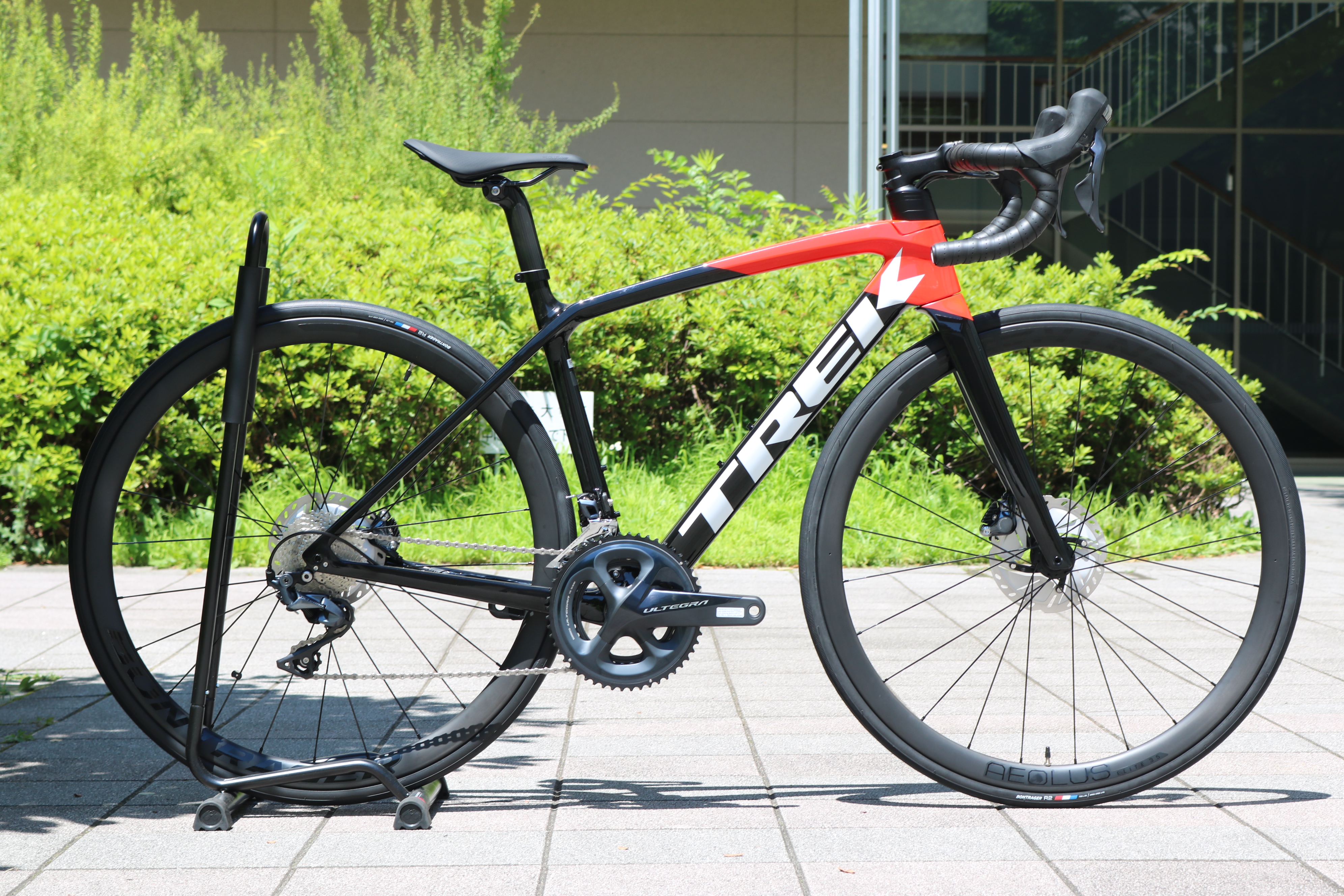 TREK EMONDA(エモンダ) SL5、SL6、SL6 Pro 各カラー豊富に在庫してい