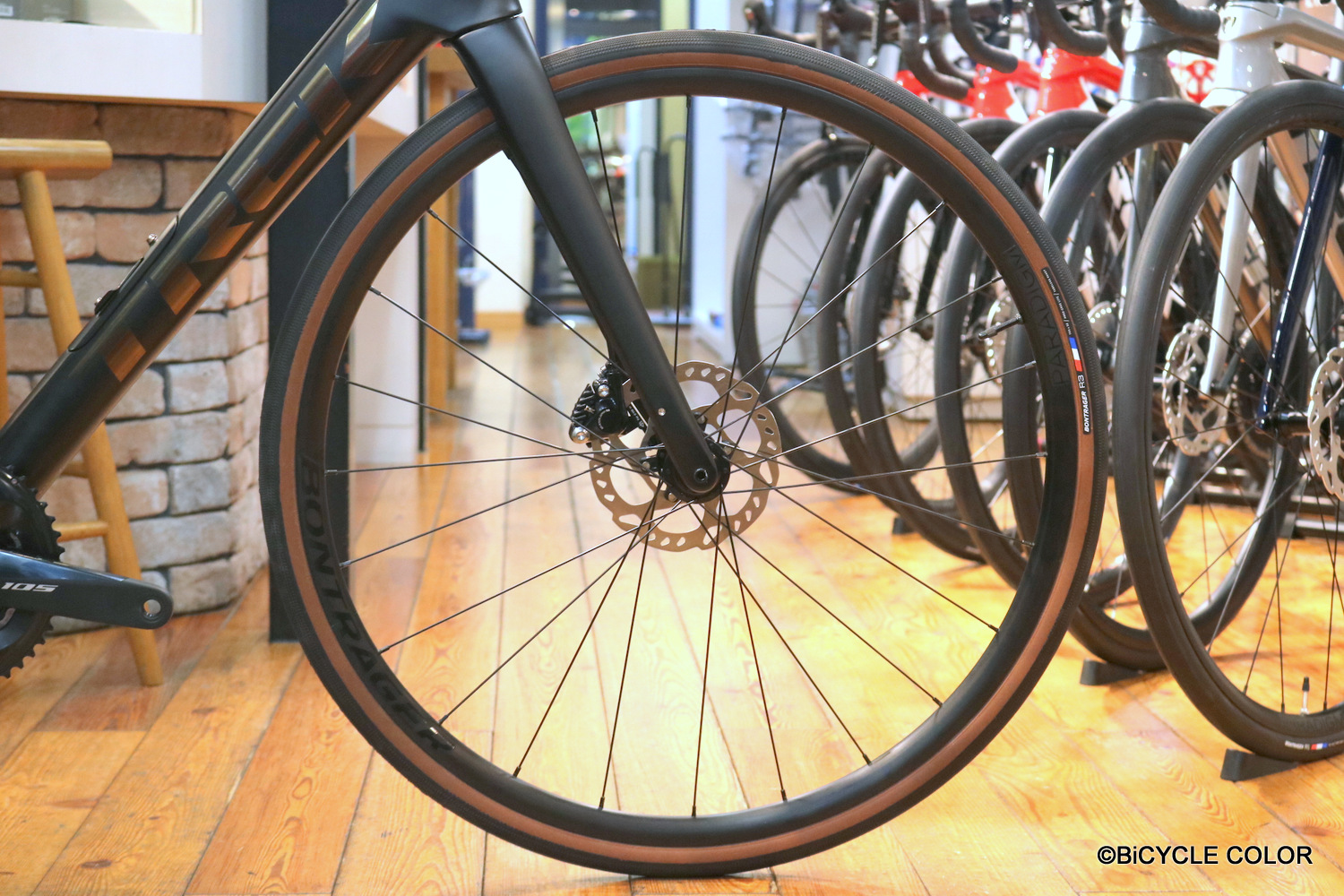 TREK DOMANE(ドマーネ)SL5、待望の2022年モデルが入荷！ チューブレス