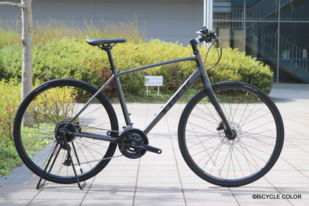 TREK FX3 Discのブラックとホワイト(共にLサイズ)、またFX 4 DISCが