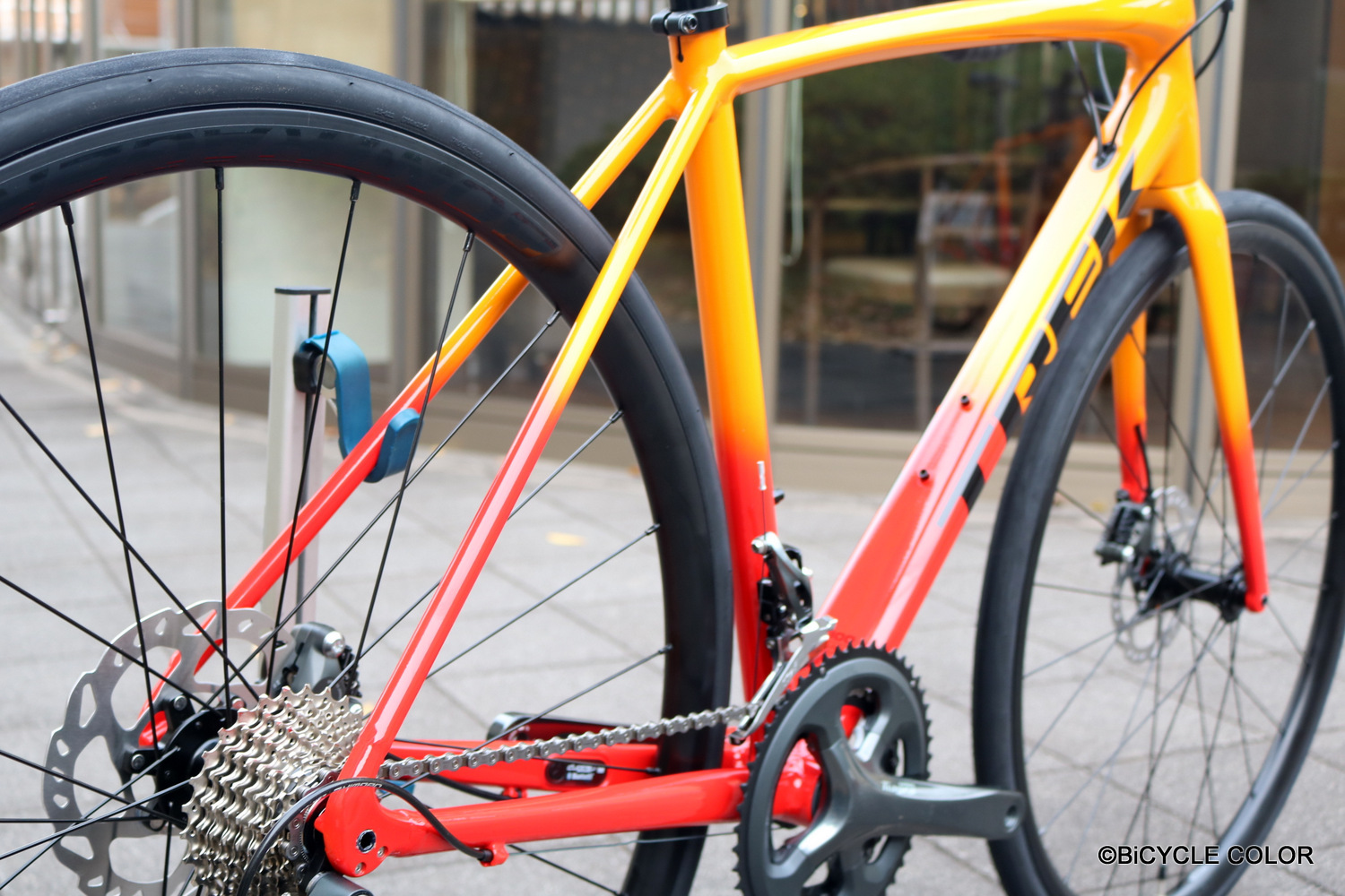 9月下旬入荷！】TREK EMONDA(エモンダ) ALR4 オレンジ フレームサイズ