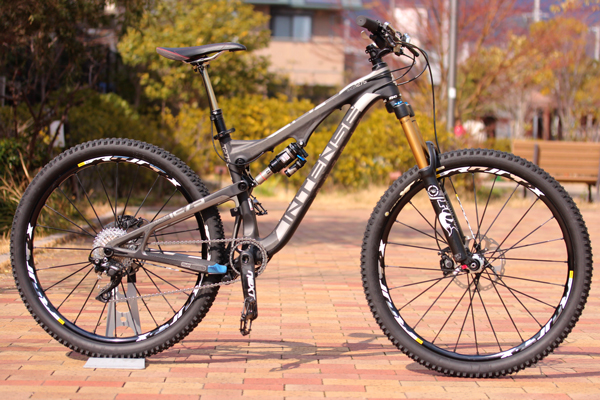 圧倒的なまでの重厚感。INTENSE（インテンス）TRACER T275 XTR Di2仕様