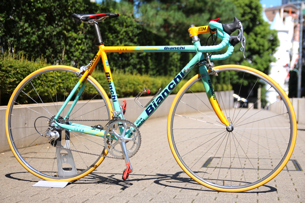 伝説のクライマー、マルコ・パンターニ。 Bianchi（ビアンキ）Megapro