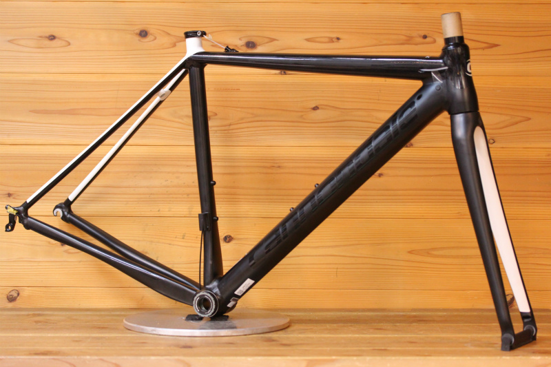 アルミフレーム最高峰 Cannondale （キャノンデール） CAAD12 BLACK