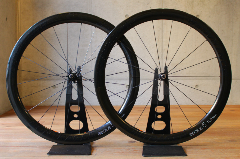 ボントレガー Bontrager アイオロス Aeolus 5 TLR D3 ホイールセット