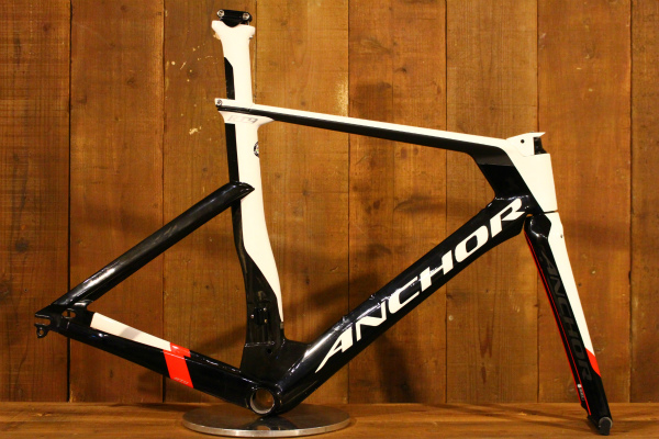 全日本選手権を制したTTバイク ANCHOR アンカー RT9 が入荷しました