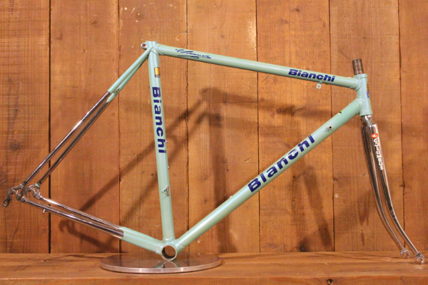 90年代のレーシングマシン。Bianchi ビアンキ Reparto Corse EL