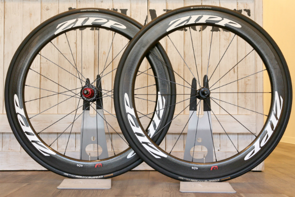 トレンドを抑えた逸品。ZIPP Firecrest 404 カーボン チューブラー