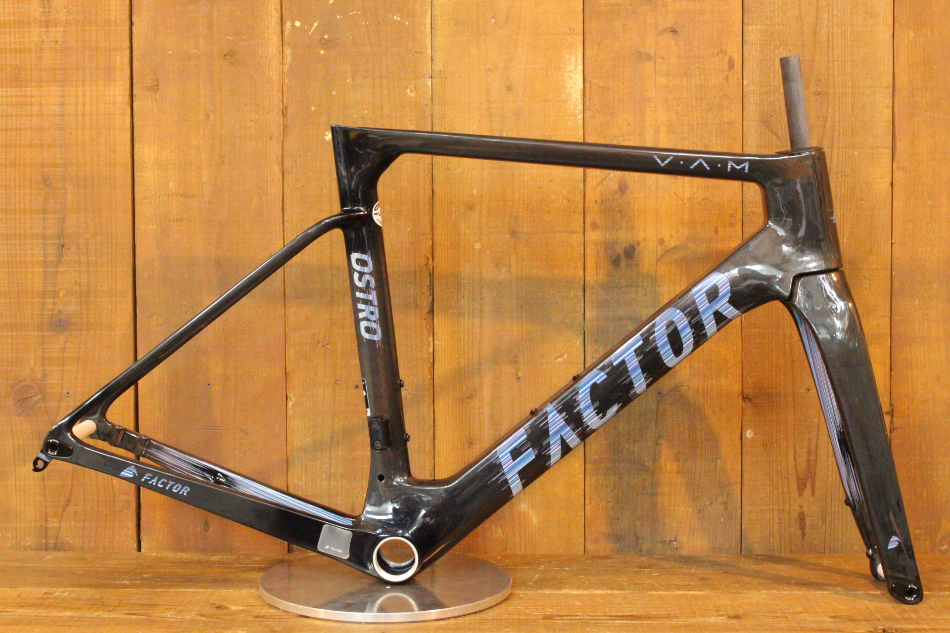 新品/未使用 ファクター FACTOR OSTRO VAM DISC フレームセット 買取
