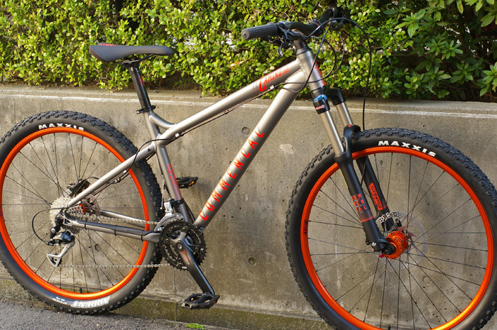 COMMENCAL EL CAMINO Essential 入荷しております。 – Bici Termini