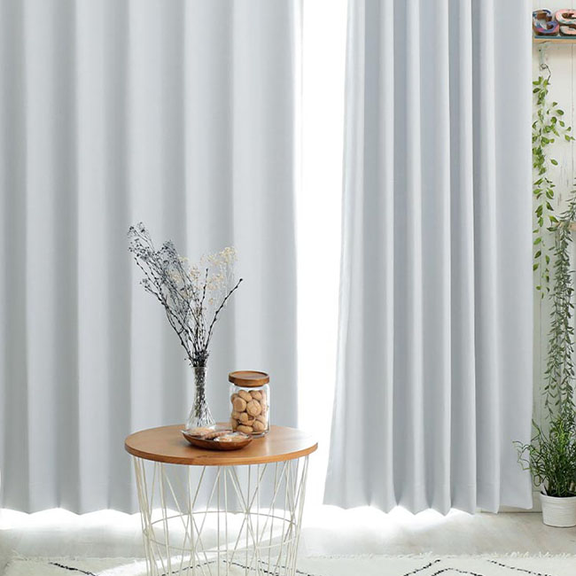 ホワイト系のドレープカーテン - ラグ・カーペット通販【びっくり