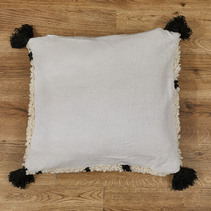 すべて一点もの！羊毛をひとつひとつ手織りで織り上げたあなただけの