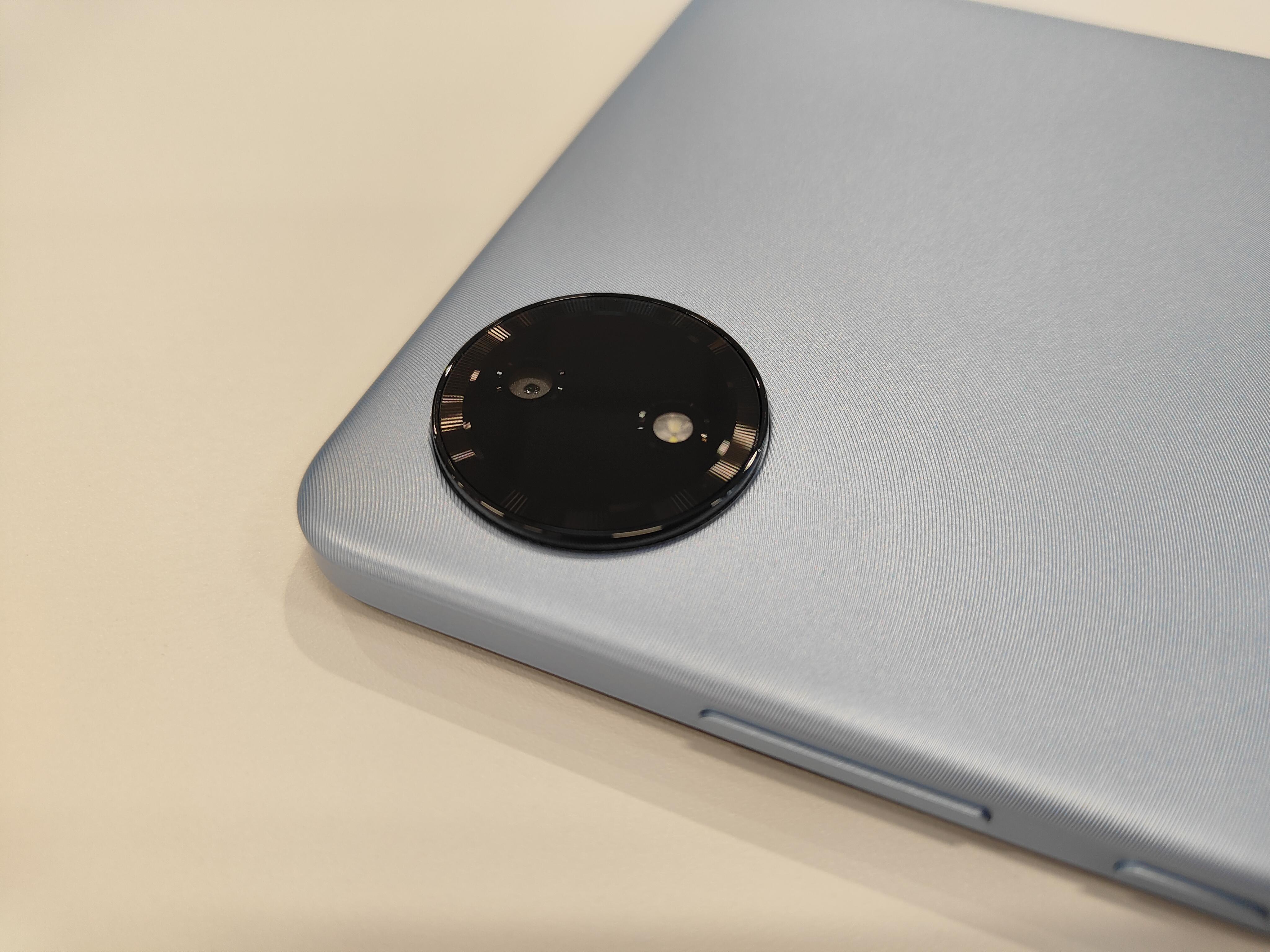 Redmi Pad SE 8.7 4G」を実機レビュー！持ち歩きにも最適なサイズ感と