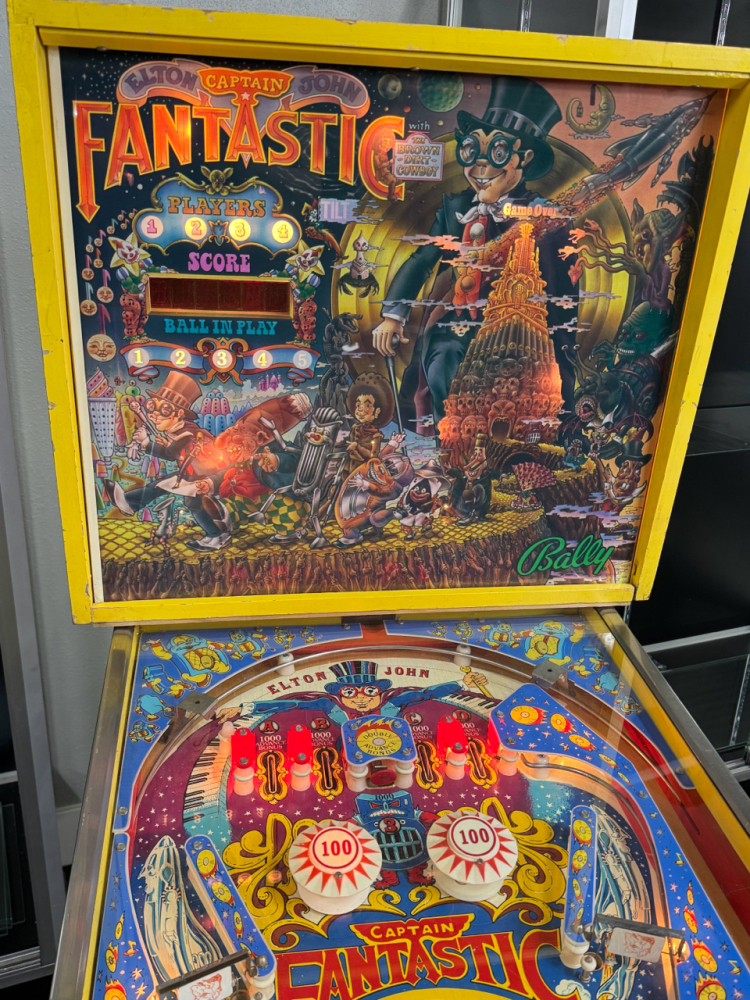 CAPTAIN FANTASTIC & THE BROWN DIRT COWBOY PINBALL MACHINE HOME VER.