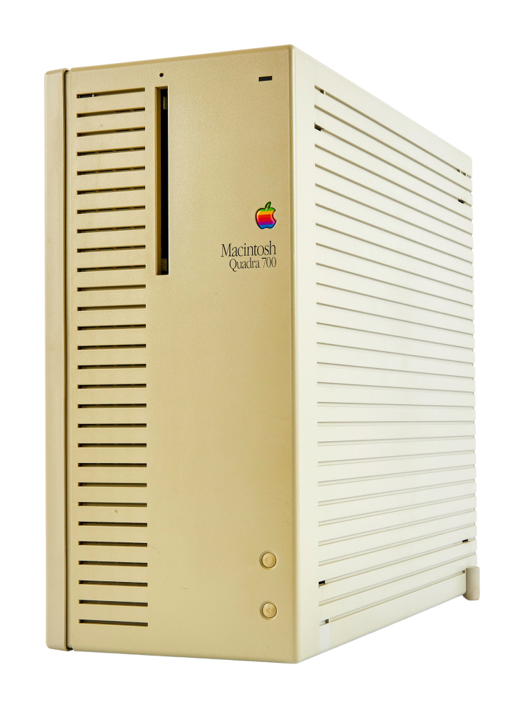 APPLE: 1991 MACINTOSH QUADRA 700 COMPUTER