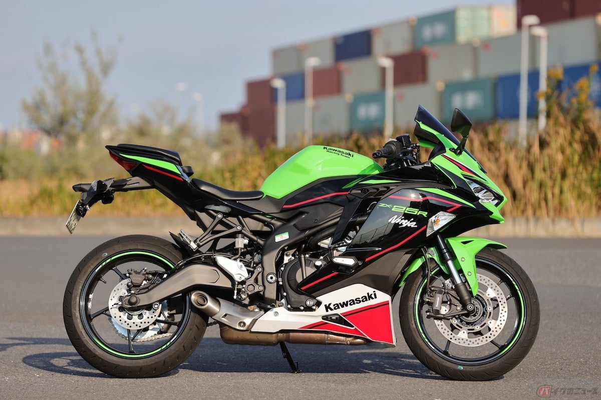 カワサキのフルカウルスポーツ「Ninja ZX-25R SE KRT EDITION」に乗っ