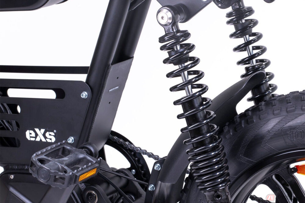 バイク」の様な走りを実現！カスタムジャパンが次世代の電動アシスト