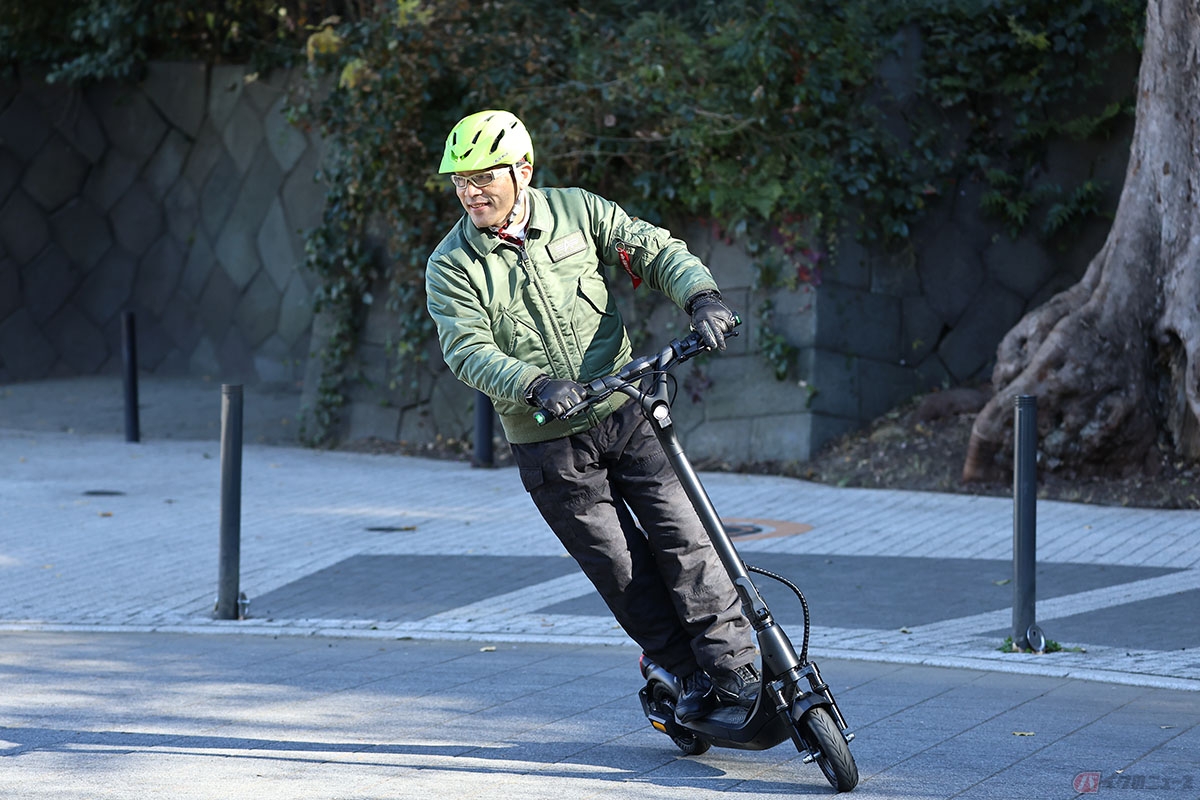 上り坂も下り坂も最強!? 最新電子制御技術が投入された電動キック