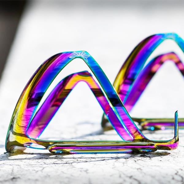 ケージ Supacaz Fly Cage Ano Oil Slick（スパカズ フライ ケージ