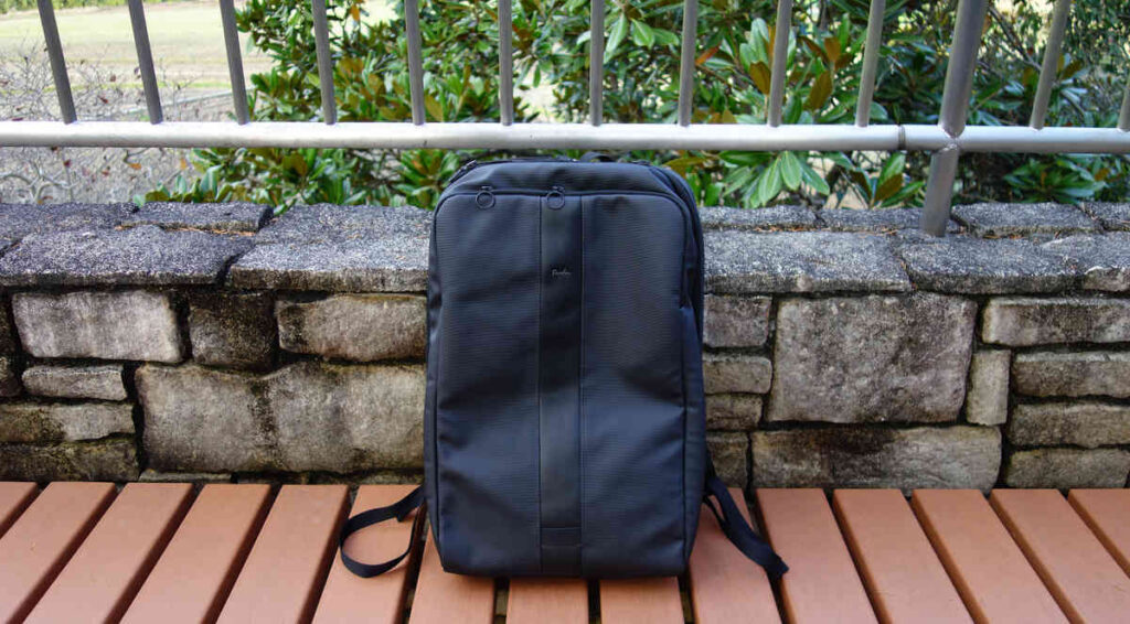 Raphaトラベルバックパックのレビュー。ファッションに合わせやすい