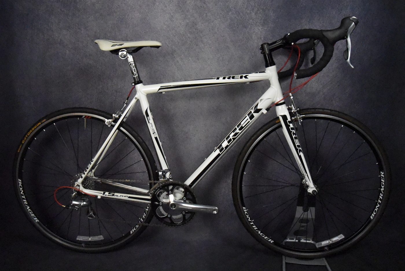 TREK 1.5 ALPHA ALUMINUM ROAD BIKE SIZE MBikes Again