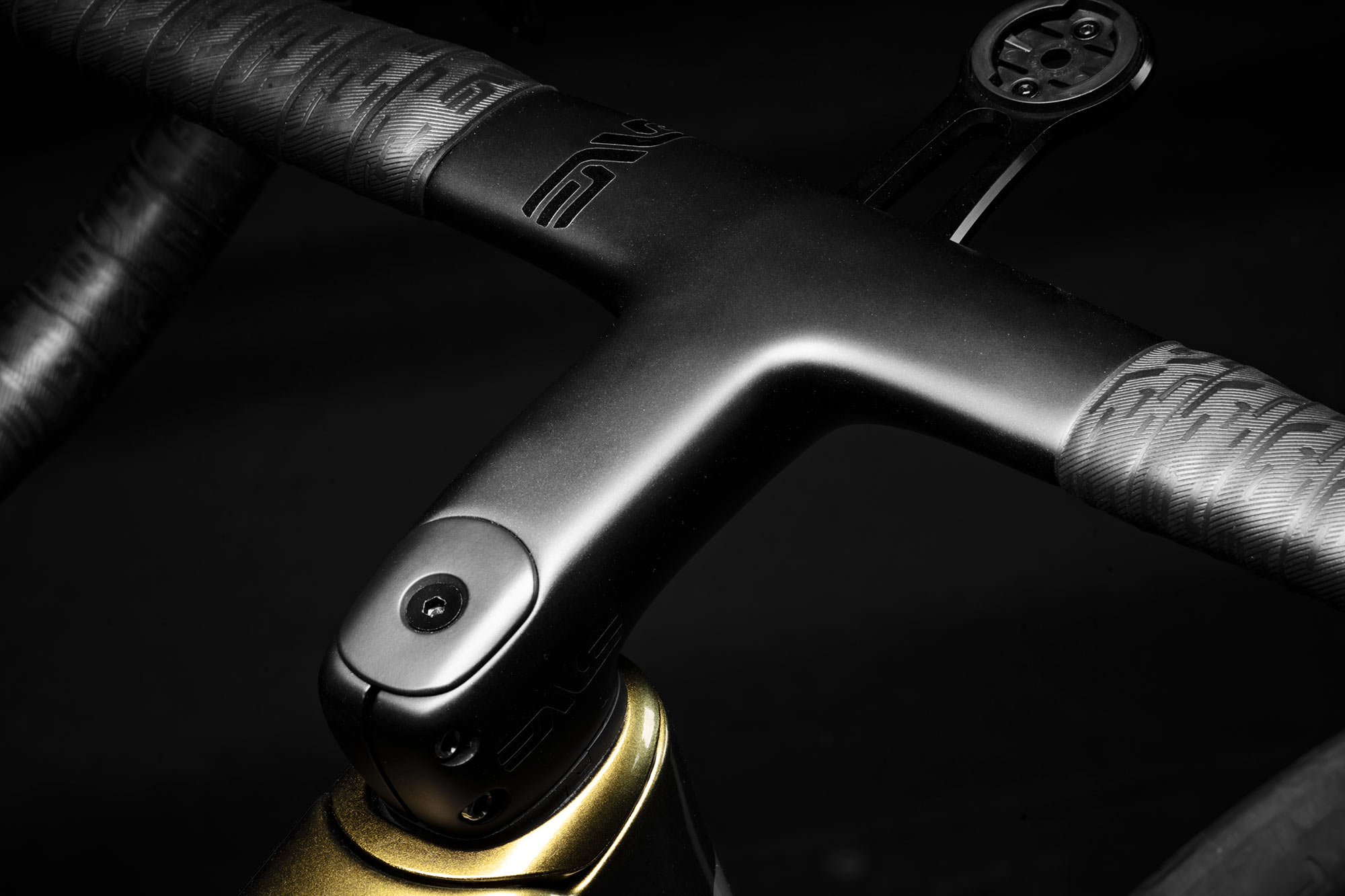 The $1200 ENVE SES AR IN-Route One-Piece Bar & Stem gets official